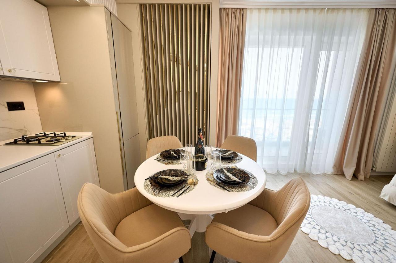 Seaview Luxury Studio In Infinity Beach Resort Mamaia Εξωτερικό φωτογραφία